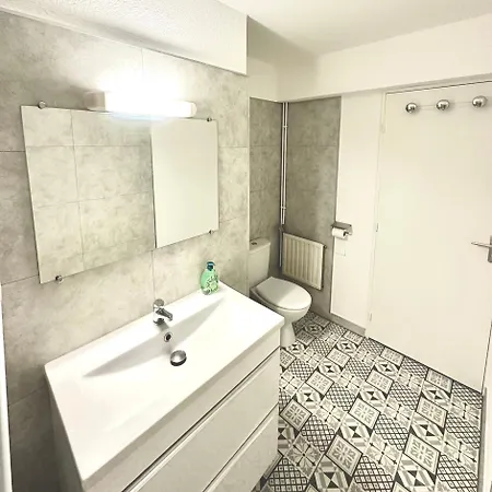 Gare Entièrement Rénové, Wi-fi, Clim, Tram, 15 Min Des Plages