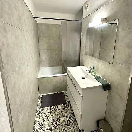 Gare Entièrement Rénové, Wi-fi, Clim, Tram, 15 Min Des Plages Apartamento Montpellier